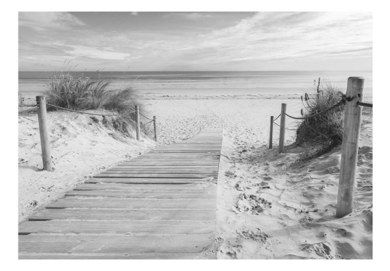 Samolepící fototapeta – On the beach – black and white Samolepící fototapeta – On the beach – black and white