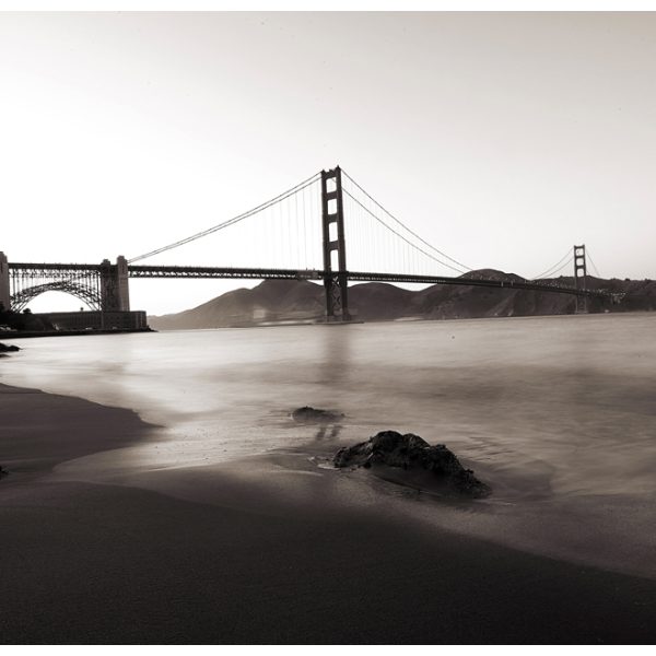 Fototapeta – San Francisco: Golden Gate Bridge in black and white Fototapeta – San Francisco: Golden Gate Bridge in black and white