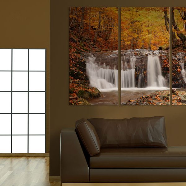 Obraz – Vodopád mezi podzimními stromy Obraz – Vodopád mezi podzimními stromy