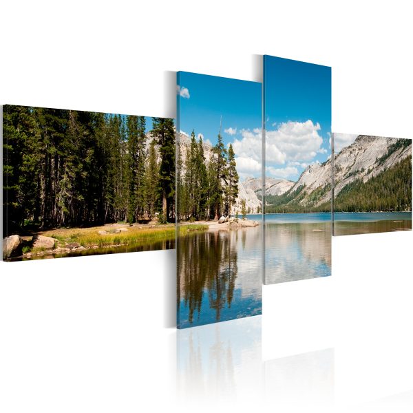 Obraz – Hory, stromy a křišťálové jezero Obraz – Hory, stromy a křišťálové jezero